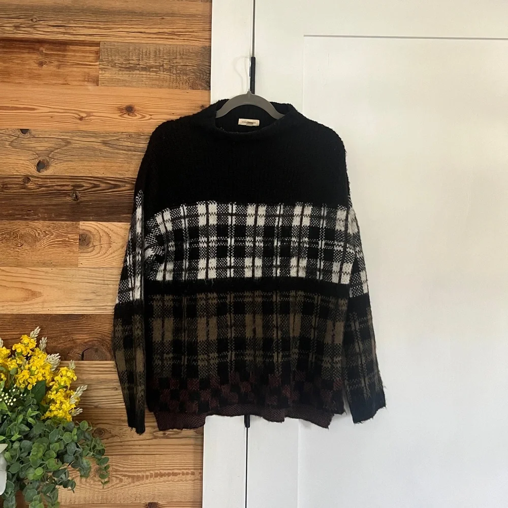 UO Silence + Noise Gunner Colorblock Patchwork Plaid Sweater Mock Neck Black Tan
